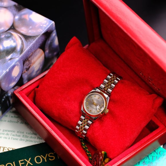 LADY ROLEX DATEJUST GREY ROMAN DIAL FLUTED 26MM WATCH W/ ORIGINAL BOX & PAPERS - Picture 3 of 14